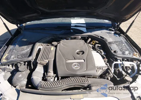 2016 Mercedes-Benz C 300 4Matic из США, поврежденный, VIN 55SWF4KB8GU143383